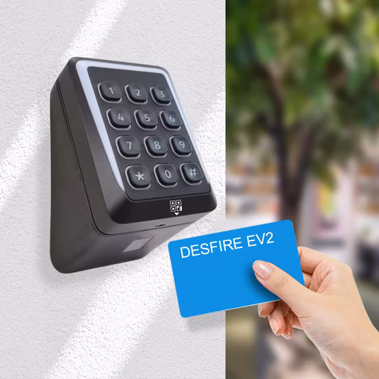 Leitores RFID UHF ISO 14443b MIFARE DESFire EV2 Card e Wiegand Tag NFC Smart Phone Access Door Reader